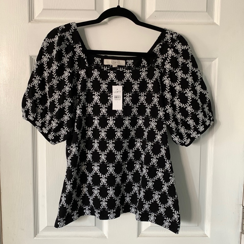 Square neck puff sleeve top
